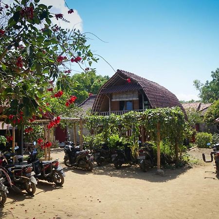 Harry'S Ocean House Pacitan Apartment Exterior foto