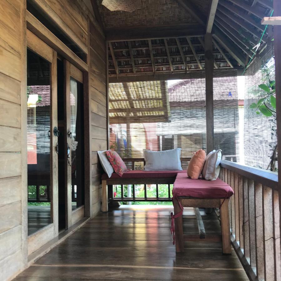 Harry'S Ocean House Pacitan Apartment Exterior foto
