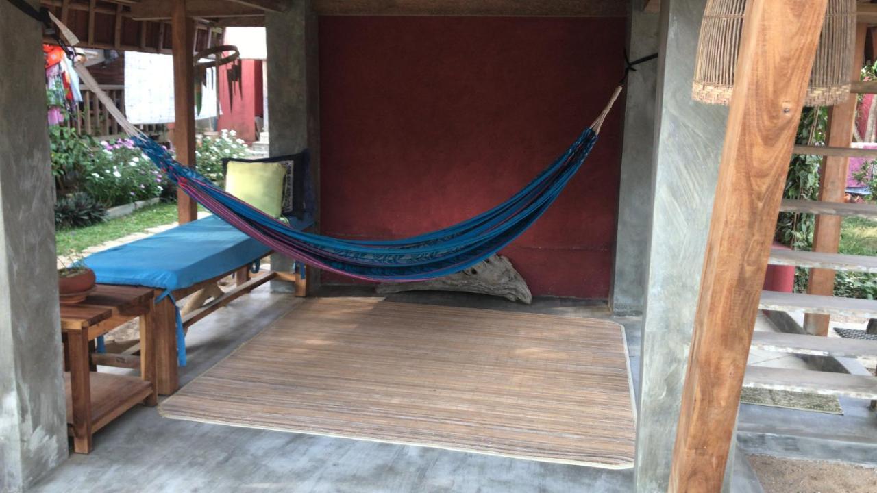 Harry'S Ocean House Pacitan Apartment Exterior foto