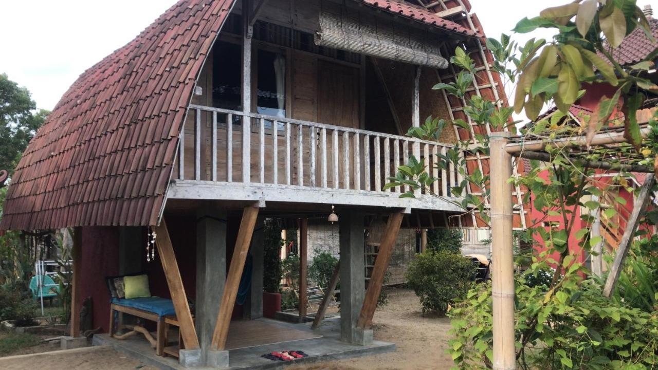 Harry'S Ocean House Pacitan Apartment Exterior foto