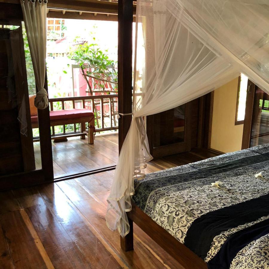 Harry'S Ocean House Pacitan Apartment Exterior foto