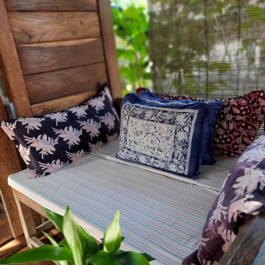 Harry'S Ocean House Pacitan Apartment Exterior foto