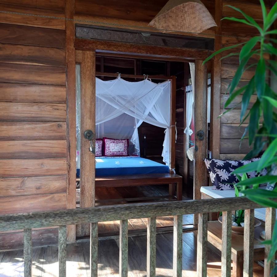 Harry'S Ocean House Pacitan Apartment Exterior foto