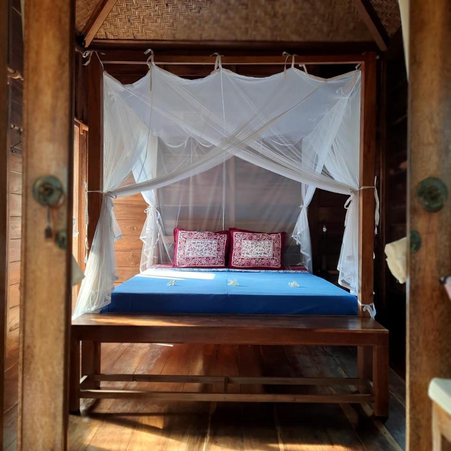 Harry'S Ocean House Pacitan Apartment Exterior foto
