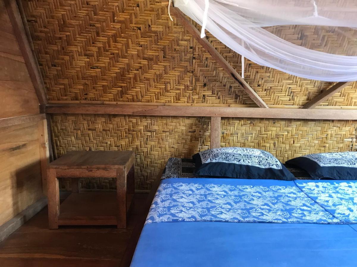 Harry'S Ocean House Pacitan Apartment Exterior foto