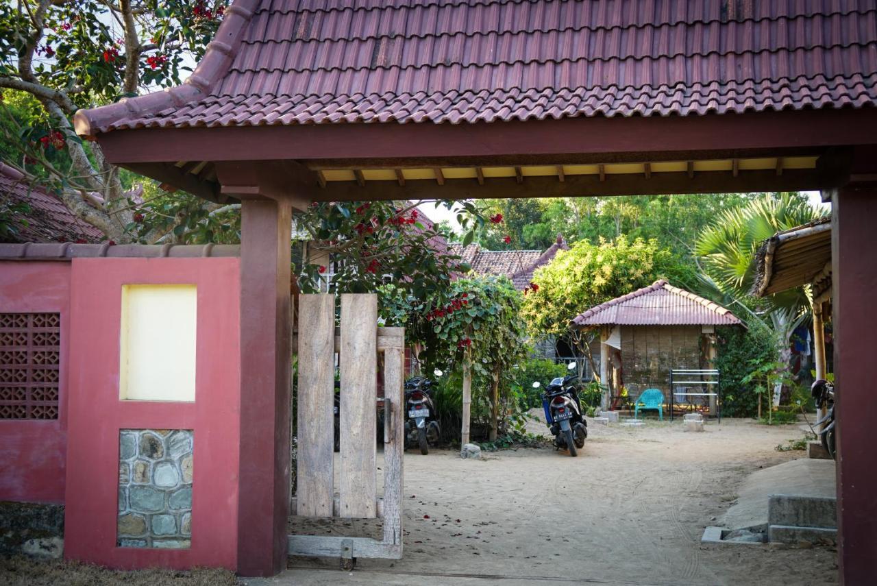 Harry'S Ocean House Pacitan Apartment Exterior foto