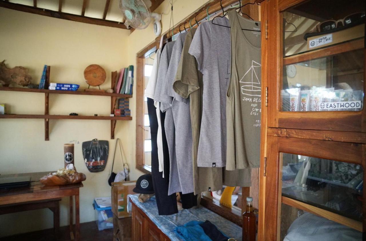 Harry'S Ocean House Pacitan Apartment Exterior foto