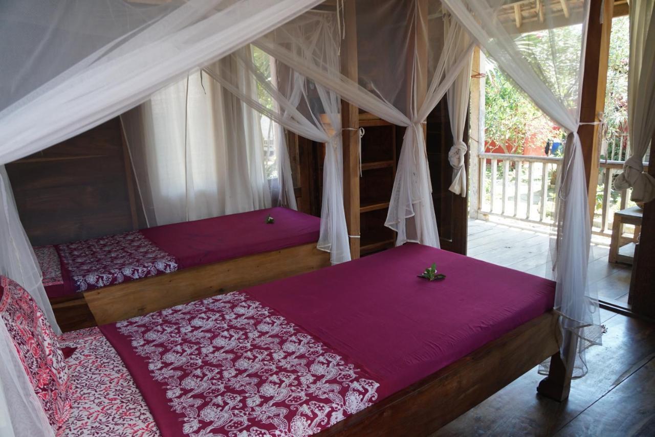 Harry'S Ocean House Pacitan Apartment Exterior foto