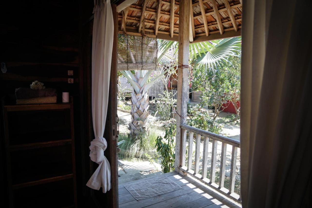 Harry'S Ocean House Pacitan Apartment Exterior foto
